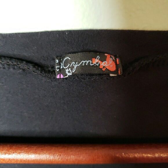 Giraffe V-Neck T-Shirt Black Gray Tonal Lightweight Tee Womens Juniors Sz Medium - Picture 4 of 11